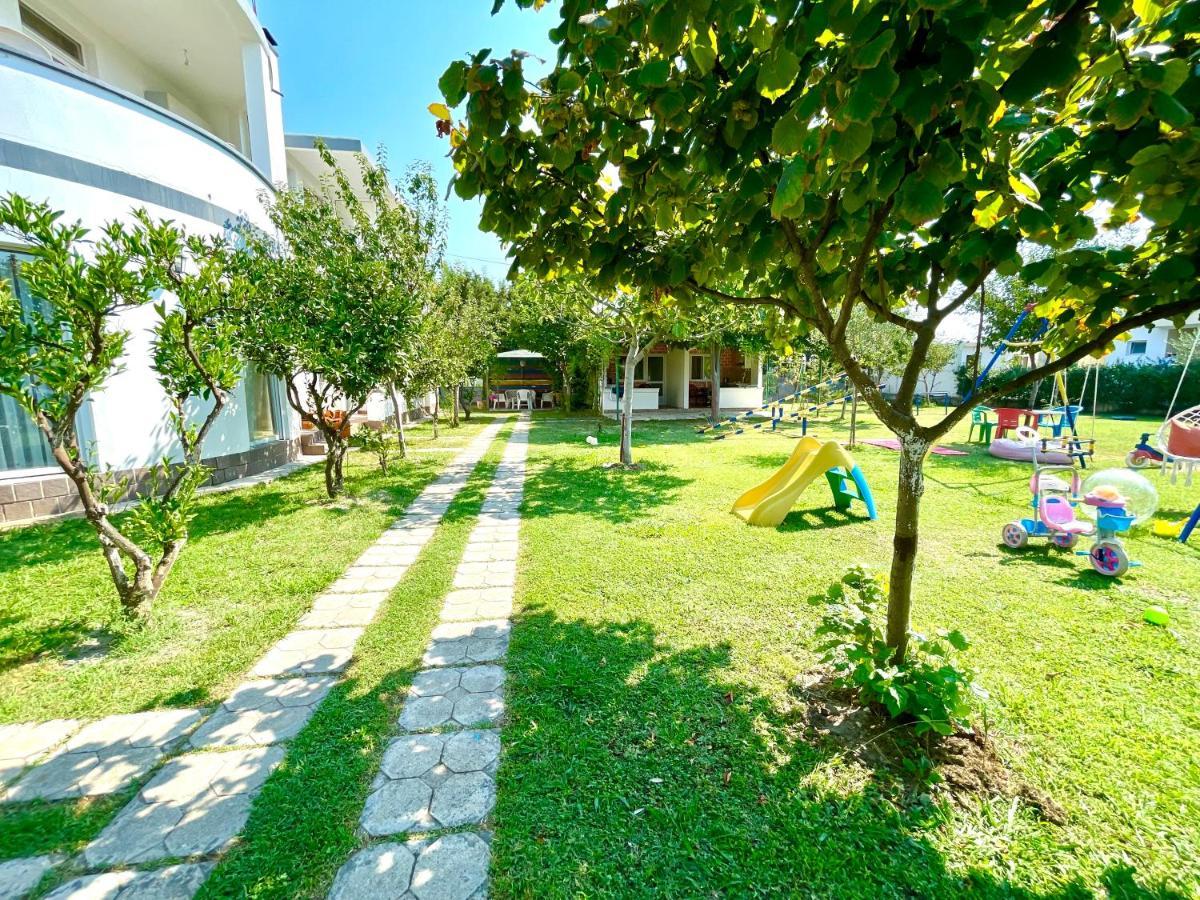 Apartments Flamingo Ulcinj Buitenkant foto