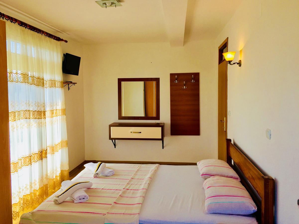 Apartments Flamingo Ulcinj Buitenkant foto